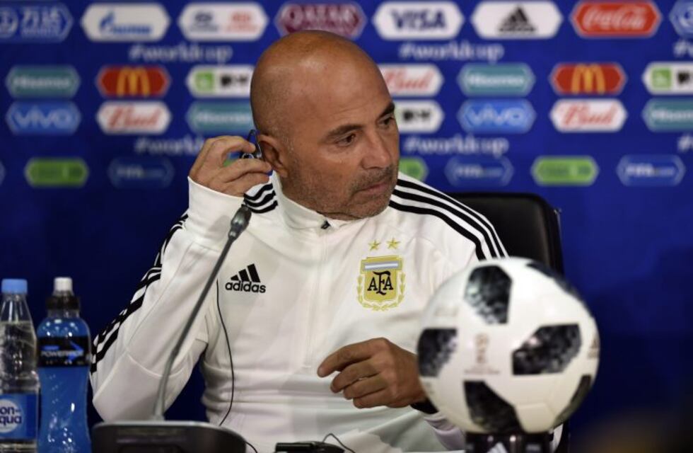 Jorge Sampaoli confirmó el equipo para el debut en conferencia de prensa