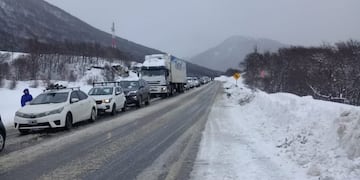 Calzada resbaladiza en la Ruta Nacional N°3