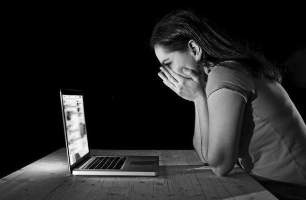 Acoso virtual de un contador a una adolescente en Colón