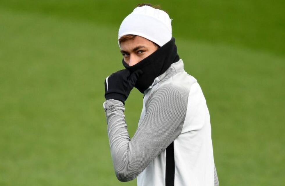 Neymar se 'fugó' a Brasil por un problema familiar