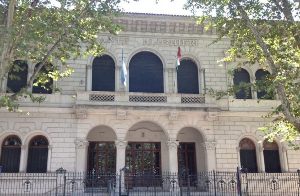 Pondrán en cuarentena a alumnos rosarinos que vuelven de viaje de egresados de Italia