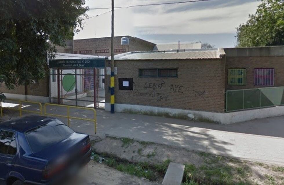 Maestras se olvidaron a un nene de cuatro años en un colectivo: despertó solo y en un galpón