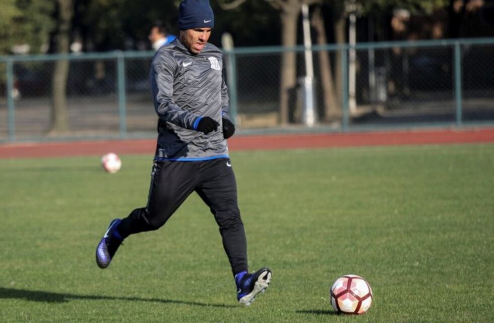 El nuevo entrenador del Shanghai Shenhua puso en jaque a Tevez con un filoso mensaje