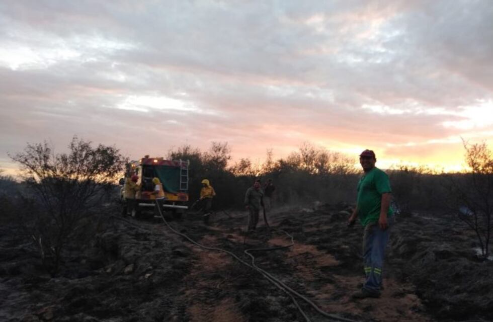 Fue contenido un incendio en cercanías de una finca