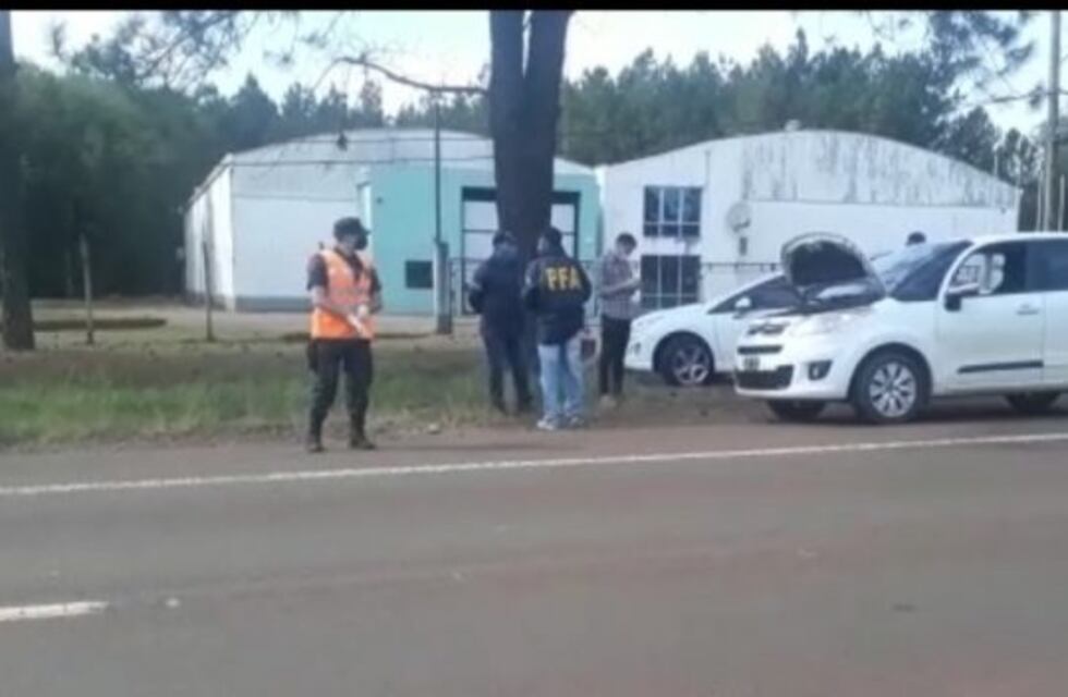 Secuestraron en el acceso a Eldorado un auto robado en Buenos Aries