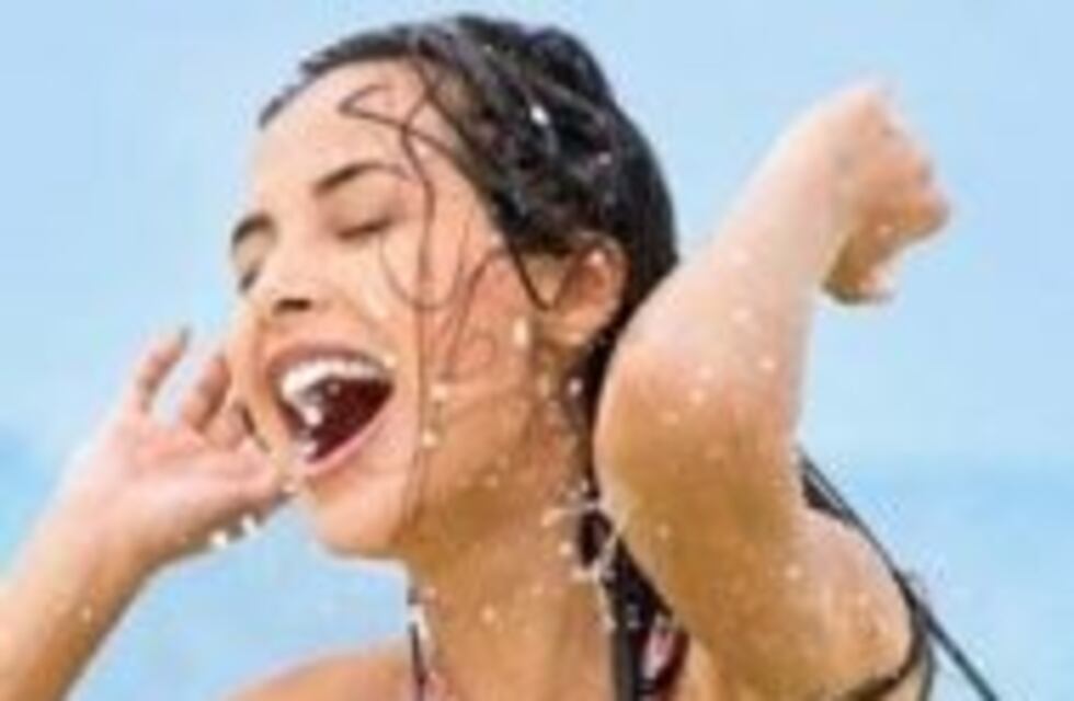 La nueva y diminuta tendencia en bikinis que enloquece a las famosas