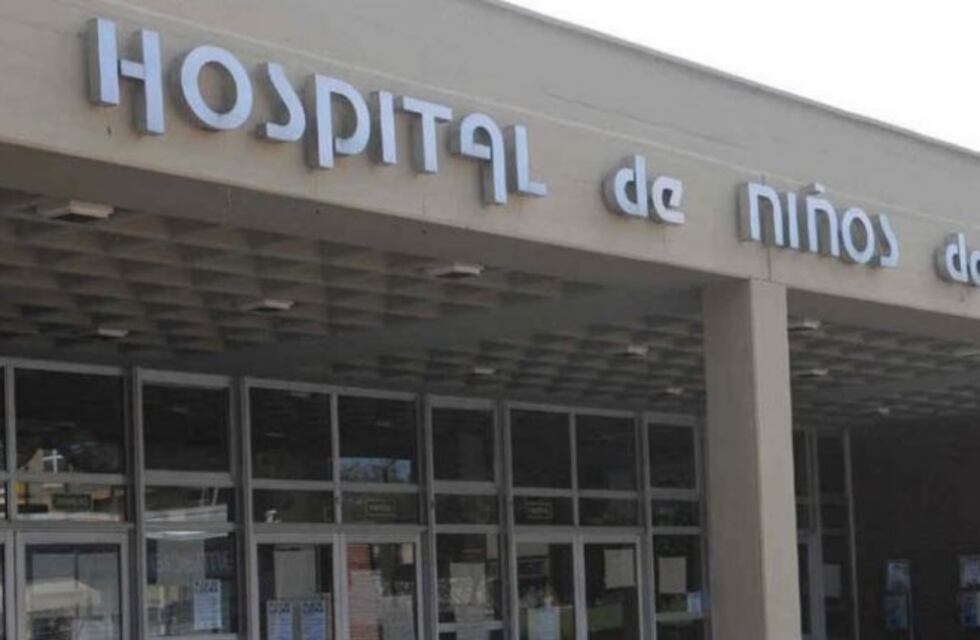 Un bebé de un año y medio grave tras ser embestido por un auto en barrio Los Artesanos