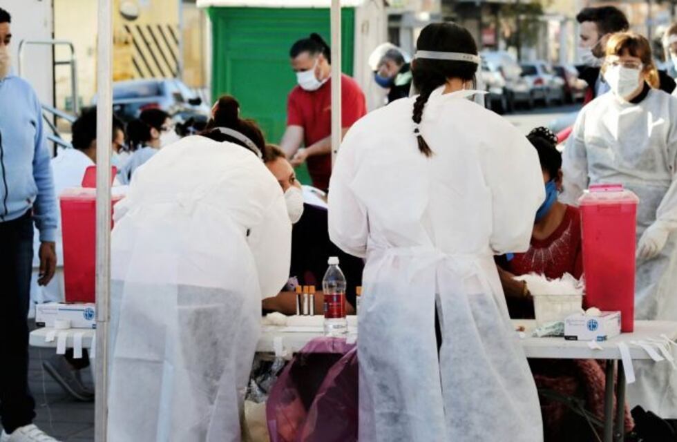 Récords de casos de COVID-19 en Córdoba; superando la barrera de los 2.000