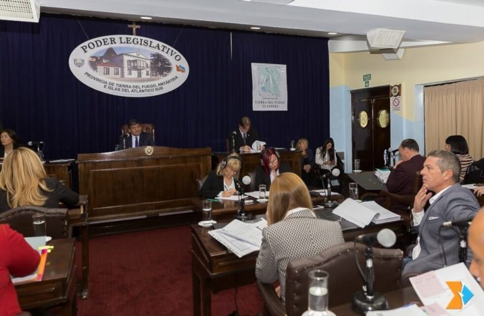 Combustible diesel a partir del reciclado de neumáticos, plásticos y desechos PET