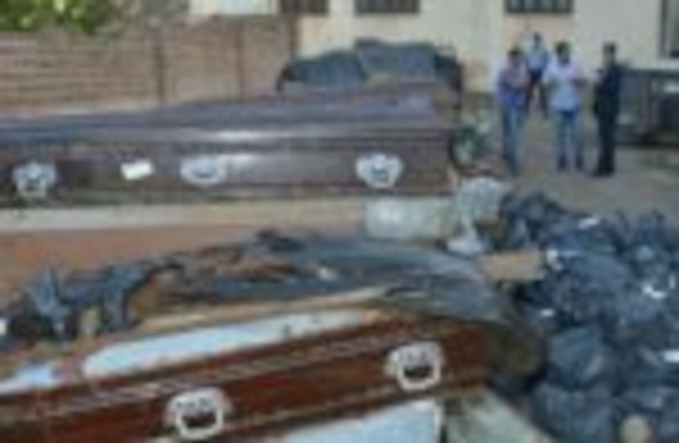 Inspeccionan el cementerio San Vicente por denuncia de fosas comunes