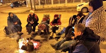 Trabajadores docentes pasaron toda la noche esperando respuestas\u002E