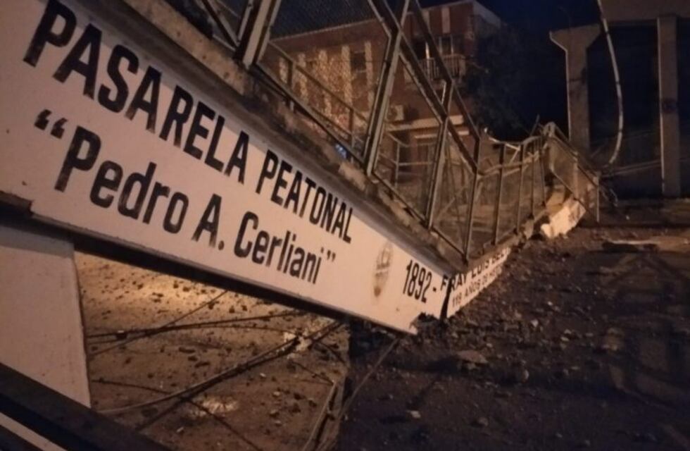 Se cortó la Ruta 11 por un puente desplomado a la altura de Fray Luis Beltrán