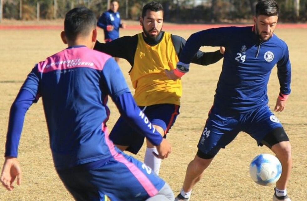 Triunfo de Independiente Rivadavia en un amistoso ante Talleres