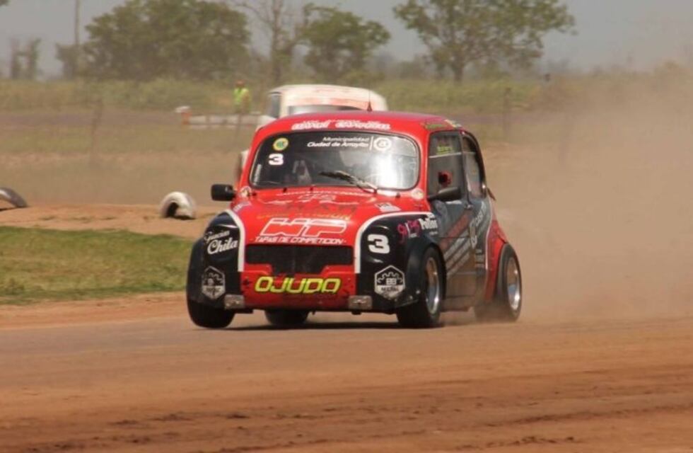 Pilotos de Arroyito participan del Zonal de Los Troncos