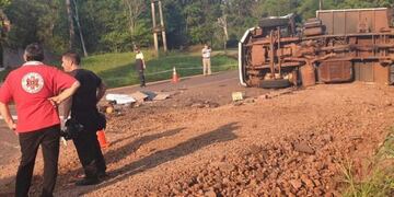 Eldorado accidente vial de un camión con dos víctimas fatales\u002E (Misiones Online)