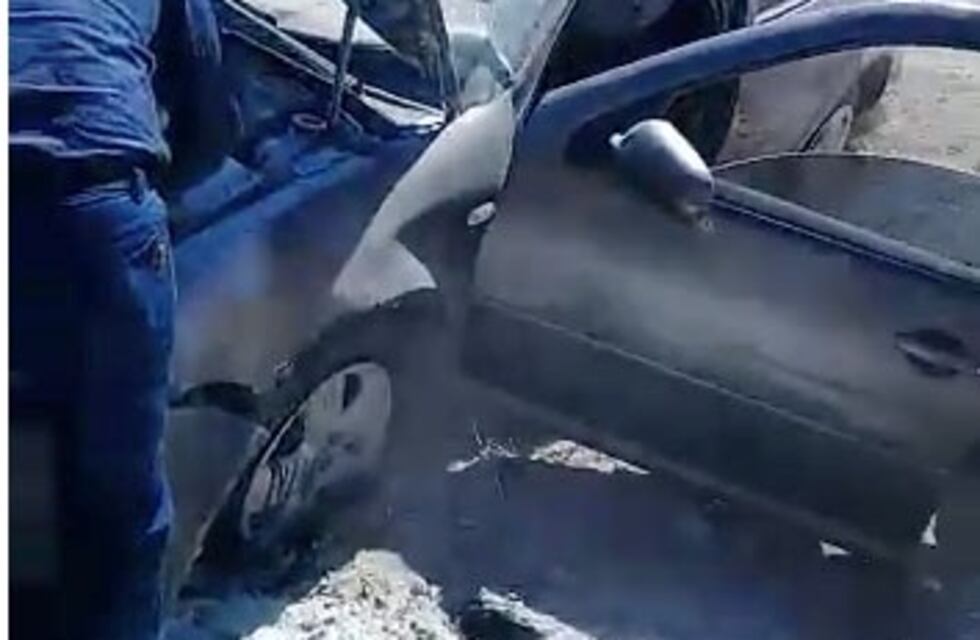 Dos personas con serias lesiones tras vuelco en ruta 26