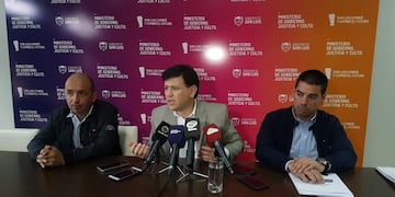 El ministro de Gobierno, Justicia y Culto, Eduardo Mones Ruiz\u002E