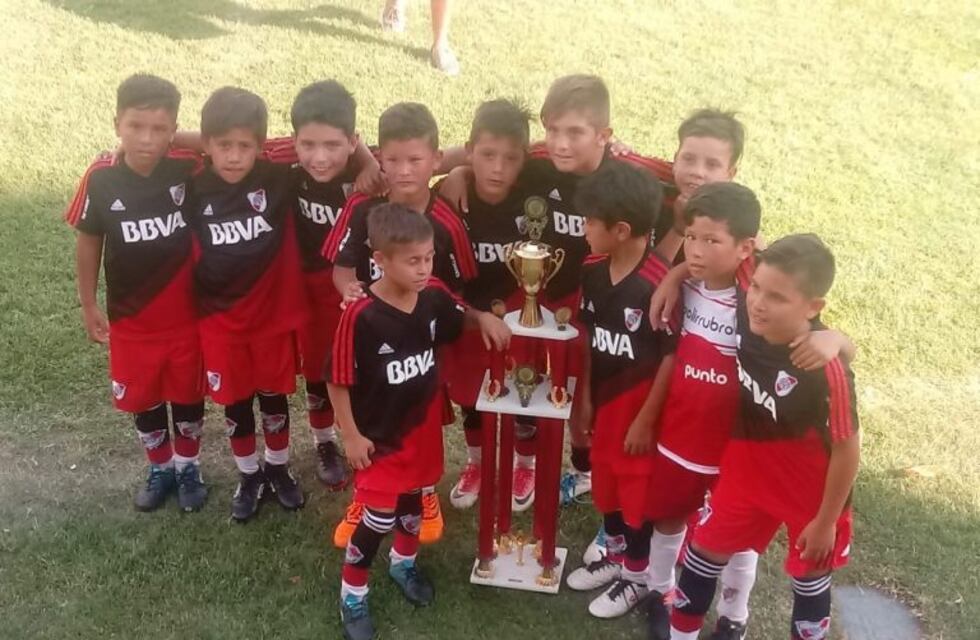 Escuela Filial River Plate puntaltense campeones en el Torneo Nacional