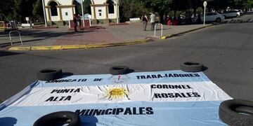 Corte de calle en Rivadavia y Murature