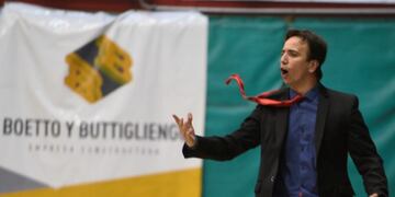 El entrenador Nicolás Casalánguida trabaja en los detalles\u002E