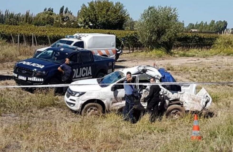 Una camioneta pisó mosto en la ruta, chocó contra un camión y dejó dos muertos