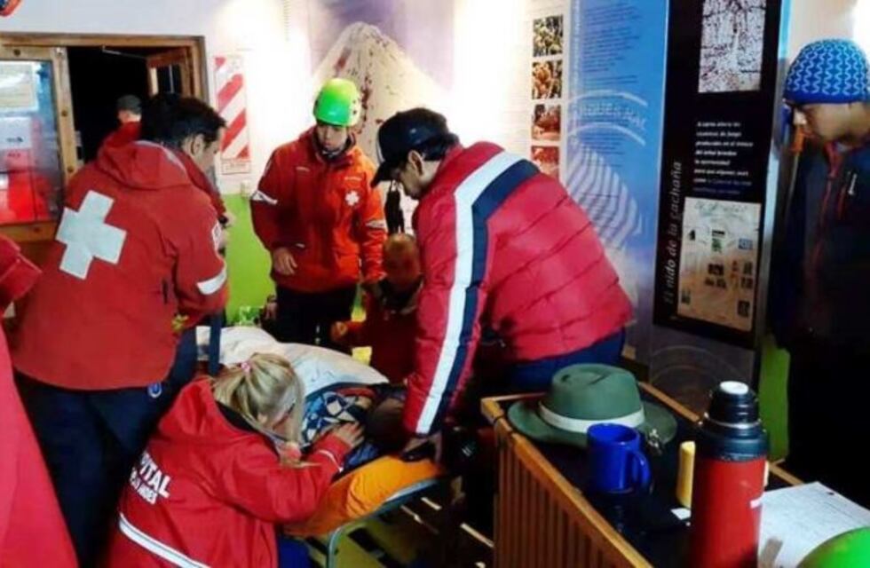 Una pareja fue rescatada del volcán Lanín