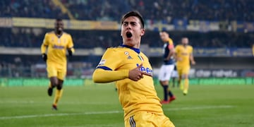 Soccer Football - Serie A - Hellas Verona vs Juventus - Stadio Marc'Antonio Bentegodi, Verona, Italy - December 30, 2017   Juventus’ Paulo Dybala celebrates scoring their third goal                REUTERS/Alberto Lingria     TPX IMAGES OF THE DAY italia Paulo Dybala campeonato torneo liga italiano italiana futbol futbolistas partido hellas verona juventus