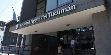 La SAT informa a los usuarios que su personal no debe entrar a domicilios\u002E (Web)