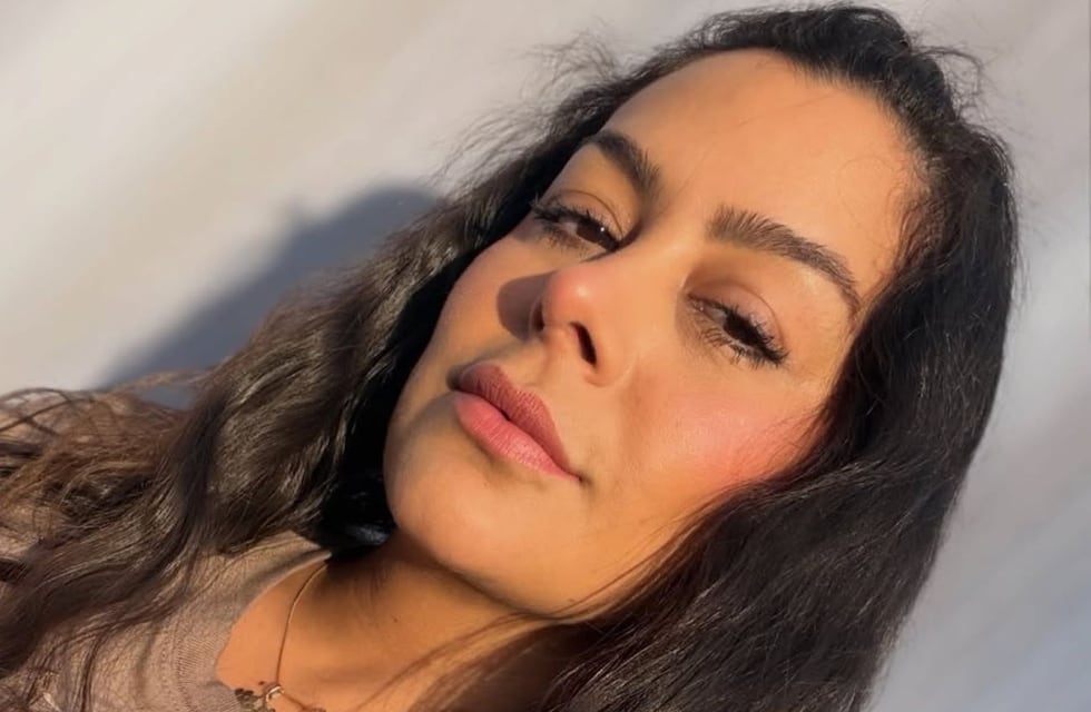 Al borde de la censura, Larissa Riquelme se bajó el short frente a cámara y desafió todos los límites