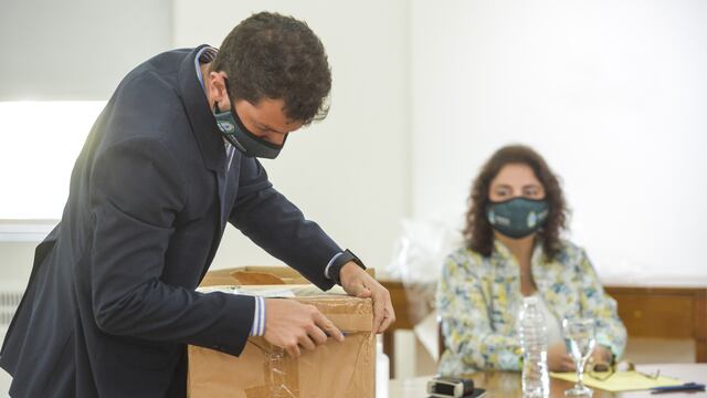 Abrieron los sobres con las ofertas económicas para la construcción de la presa de Portezuelo del Viento en Malargüe. Gentileza Gobierno de Mendoza