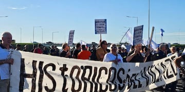 Exobreros metalúrgicos y partidos de izquierda se sumaron al piquete.