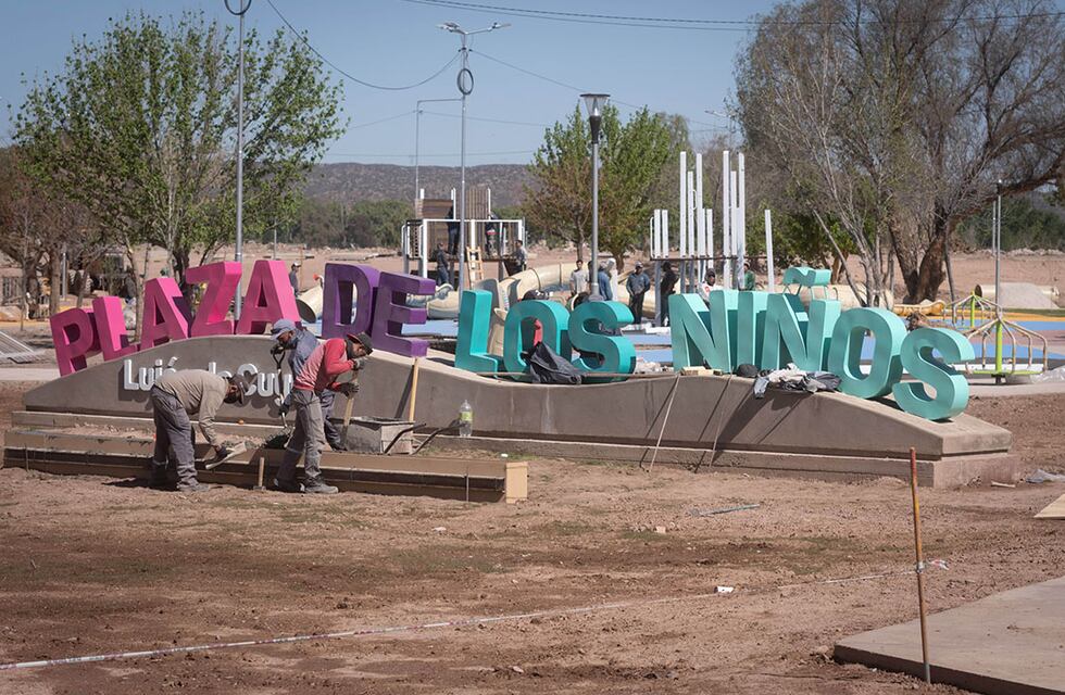 Luján de Cuyo presentó la plaza de juegos para niños más grande de la provincia