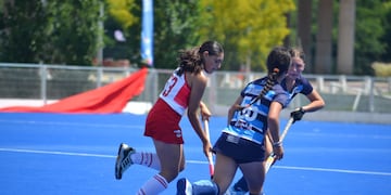 Mara Reano finalista del Clausura y Campeona del Regional Sub-14 de hockey con Universitario de Córdoba