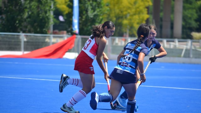 Mara Reano finalista del Clausura y Campeona del Regional Sub-14 de hockey con Universitario de Córdoba