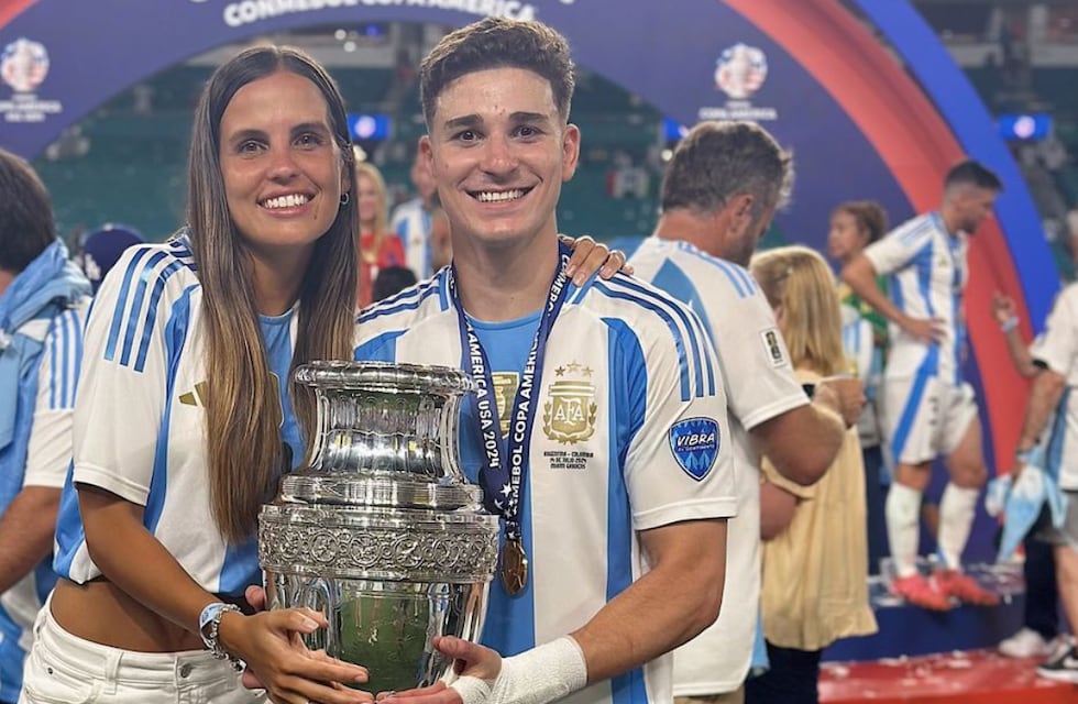 Sostienen que a Julián Álvarez está envuelto en una feroz interna familiar que involucra a su novia