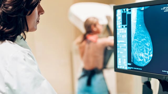 19 de octubre: Día contra el cáncer de mama. (Freepik)