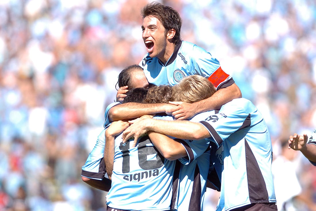 Franco Peppino y uno de sus días más felices, cuando le hizo un gol al Boca de La Volpe en el Estadio Córdoba. (La Voz/Archivo)