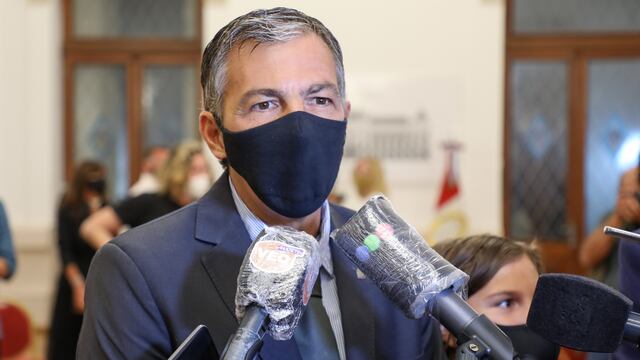 "Empezamos por las medidas que menos afectan lo laboral, lo social y lo educativo", explicó el funcionario. (Gobierno de Santa Fe)