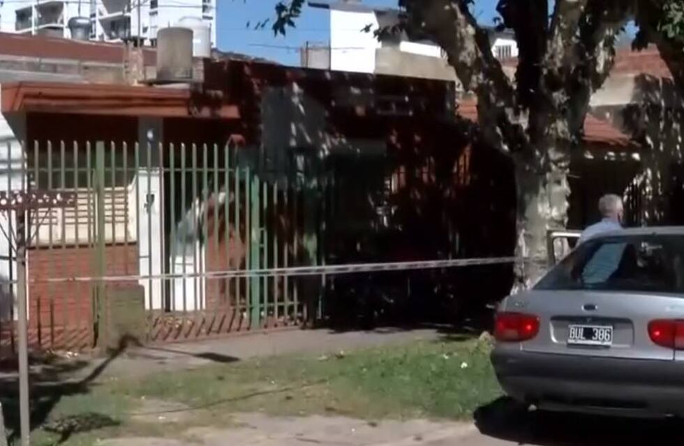 Denuncian en Granadero Baigorria el crimen de un hombre apuñalado en su casa