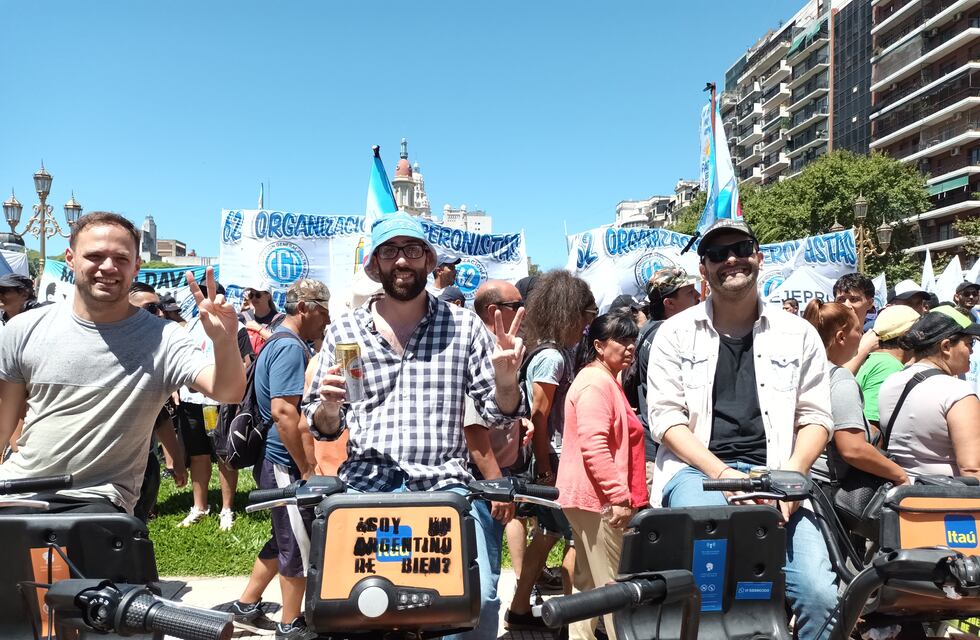 Gualeguaychú presente en la marcha masiva encabezada por la CGT en contra el gobierno Nacional