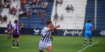 Talleres goleó 5-1 y jugará la final por el ascenso a Primera en fútbol femenino (Nicolás Bravo / La Voz)