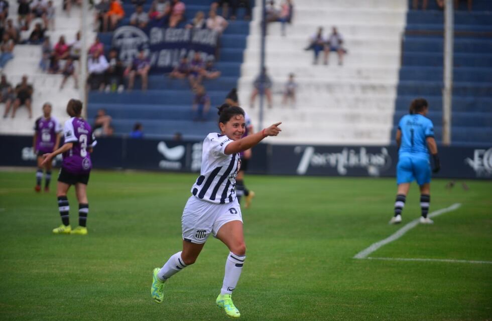Con una goleada, Talleres es finalista para el ascenso en fútbol femenino