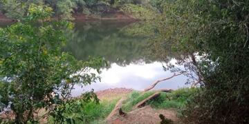 Se bañaba en el arroyo El Soberbio y falleció ahogado.