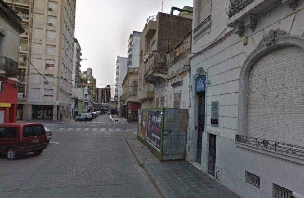 Hicieron un boquete para robar una agencia de turismo pero los delató la alarma