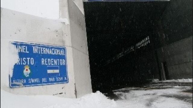 Rescataron a un mochilero desde el interior del tu00fanel Cristo Redentor