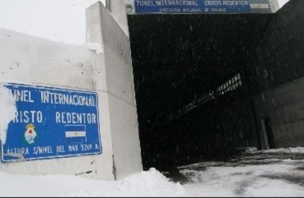Un mochilero intentó cruzar el túnel Cristo Redentor caminado