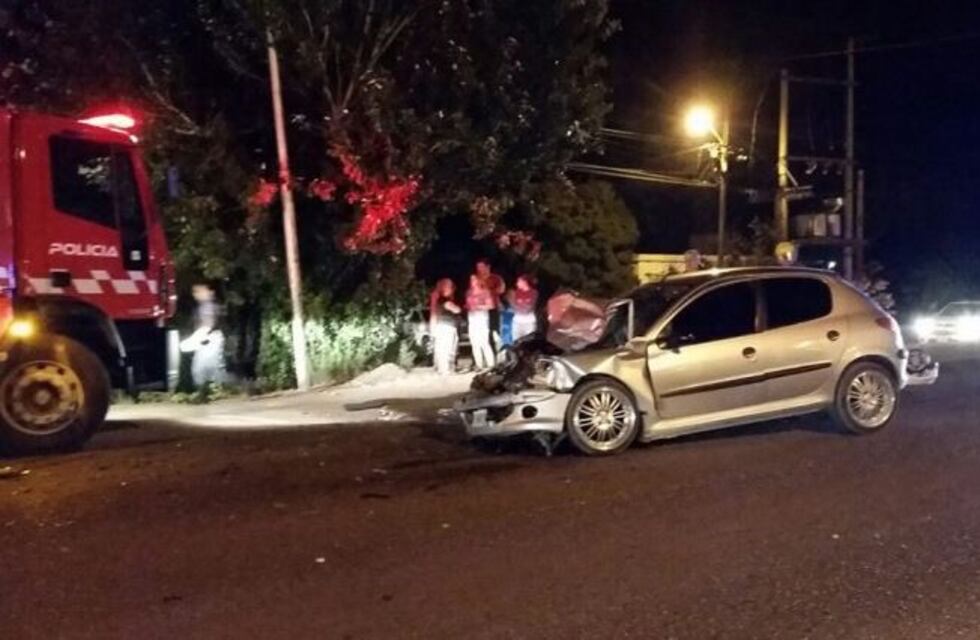Continúa grave una beba que salió despedida de un auto en un choque en la Ruta 22