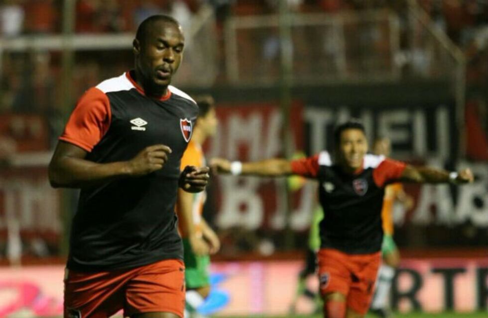 Porqué Newell's jugó con una camiseta de entrenamiento ante Banfield
