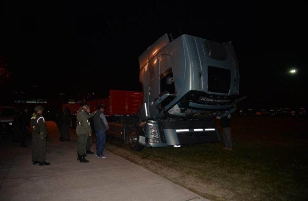 Un hombre murió tras descompensarse manejando su camión