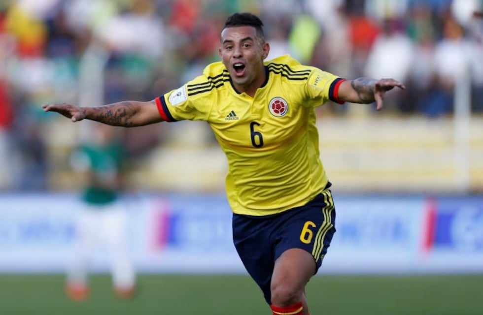 Edwin Cardona se acerca a Boca